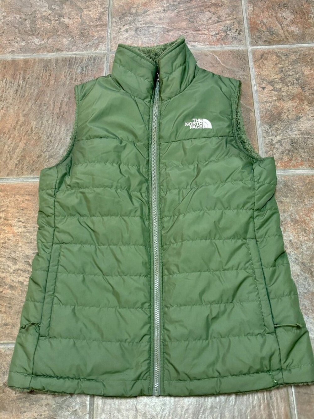 ~~The North Face Reversible Puffer Vest Insulated Fleece Fuzzy Green Women's M..